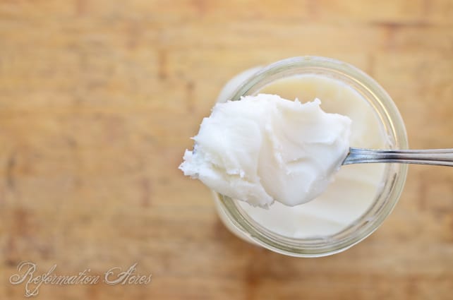Rendering lard doesn't have to be tricky! Here are 6 tricks I use to get snow white lard.